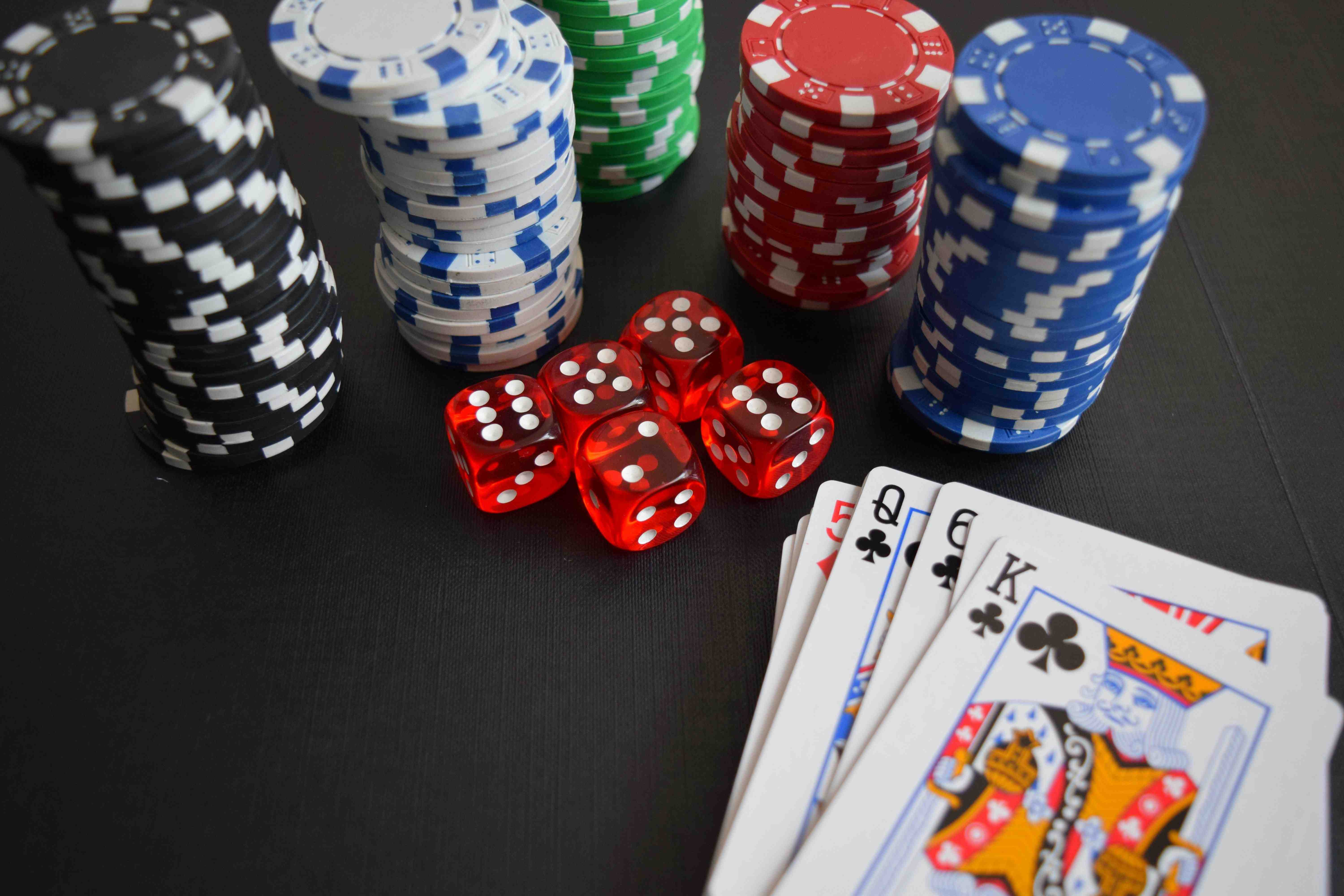 Slot machine games available on 5 Win online gaming platform